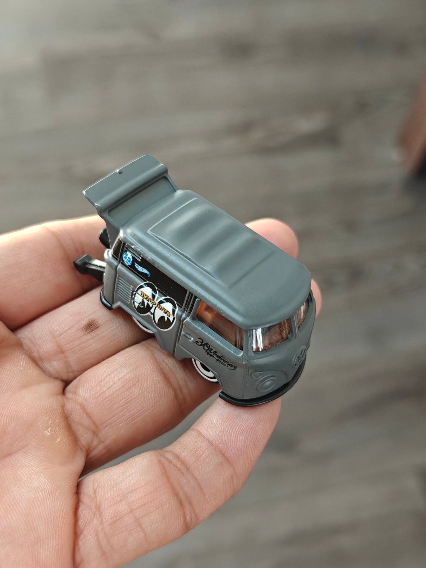 Hot Wheels Kool Kombi Moon Eyes - Grey (Uncarded - New) - Kinder Logs
