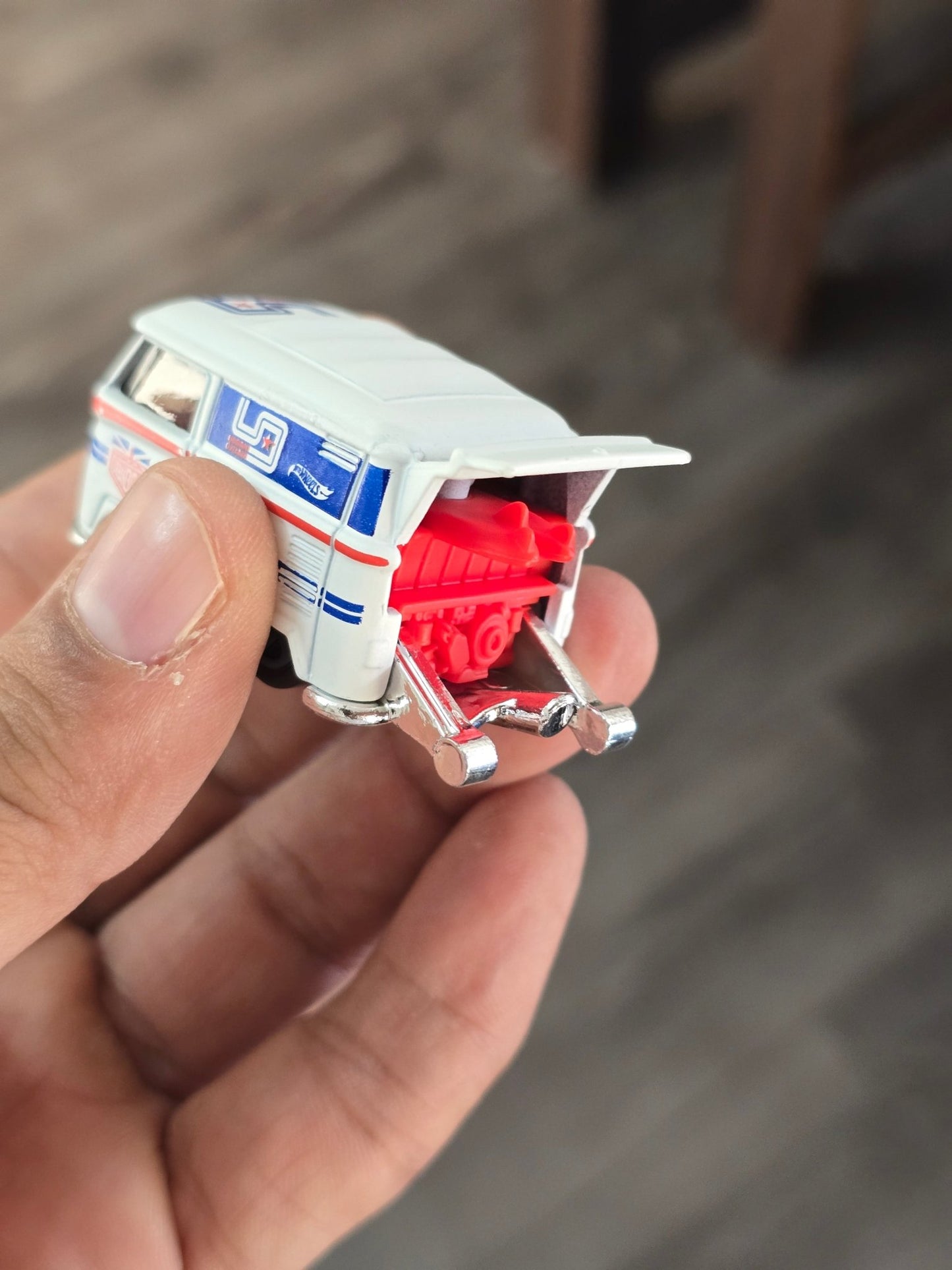 Hot Wheels Kool Kombi Urban Outlaw - White (Uncarded - New) - Kinder Logs