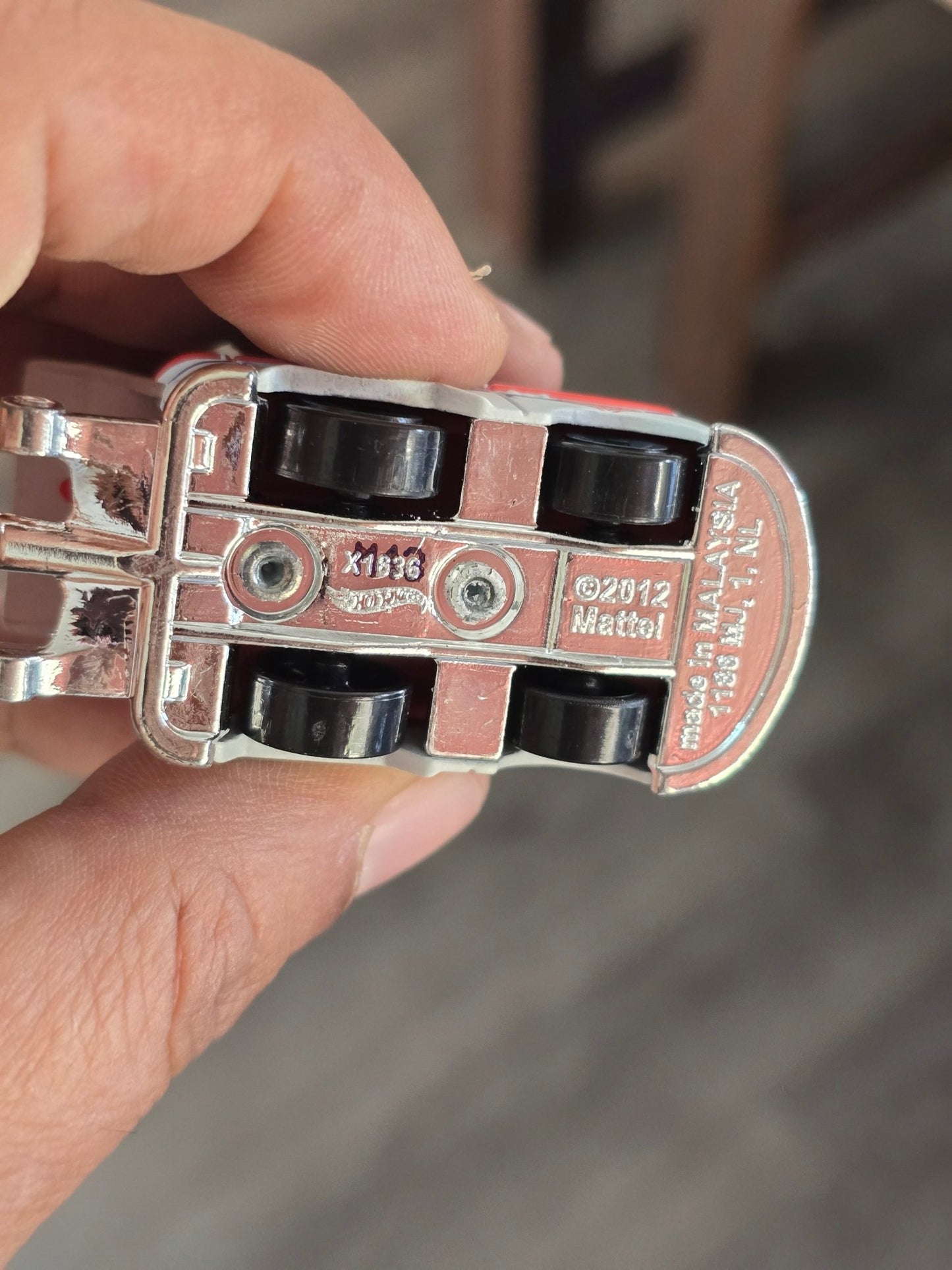 Hot Wheels Kool Kombi Urban Outlaw - White (Uncarded - New) - Kinder Logs