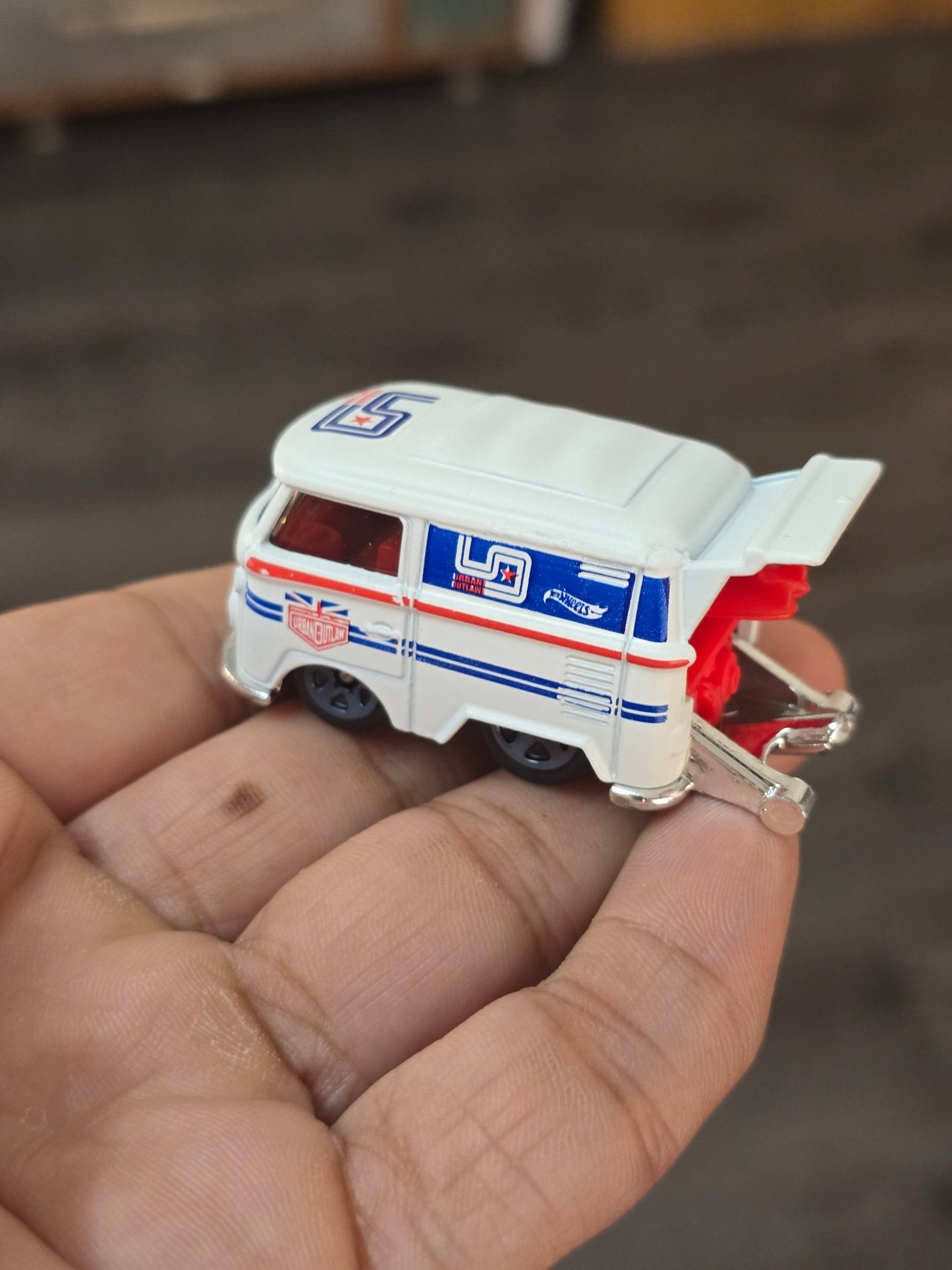 Hot Wheels Kool Kombi Urban Outlaw - White (Uncarded - New) - Kinder Logs