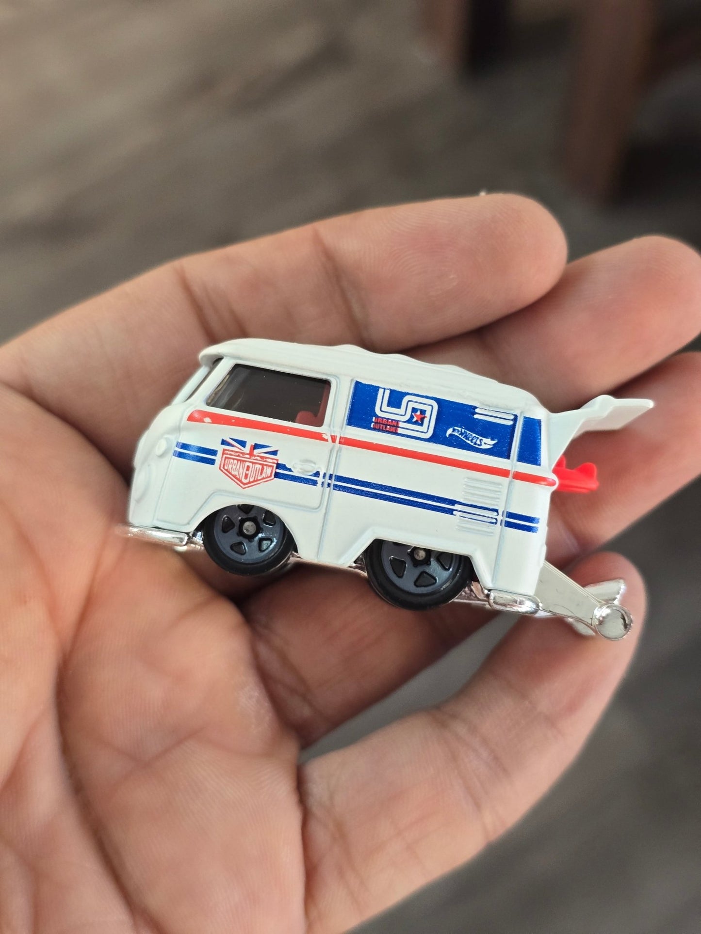 Hot Wheels Kool Kombi Urban Outlaw - White (Uncarded - New) - Kinder Logs