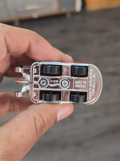 Hot Wheels Kool Kombi Urban Outlaw - White (Uncarded - New) - Kinder Logs