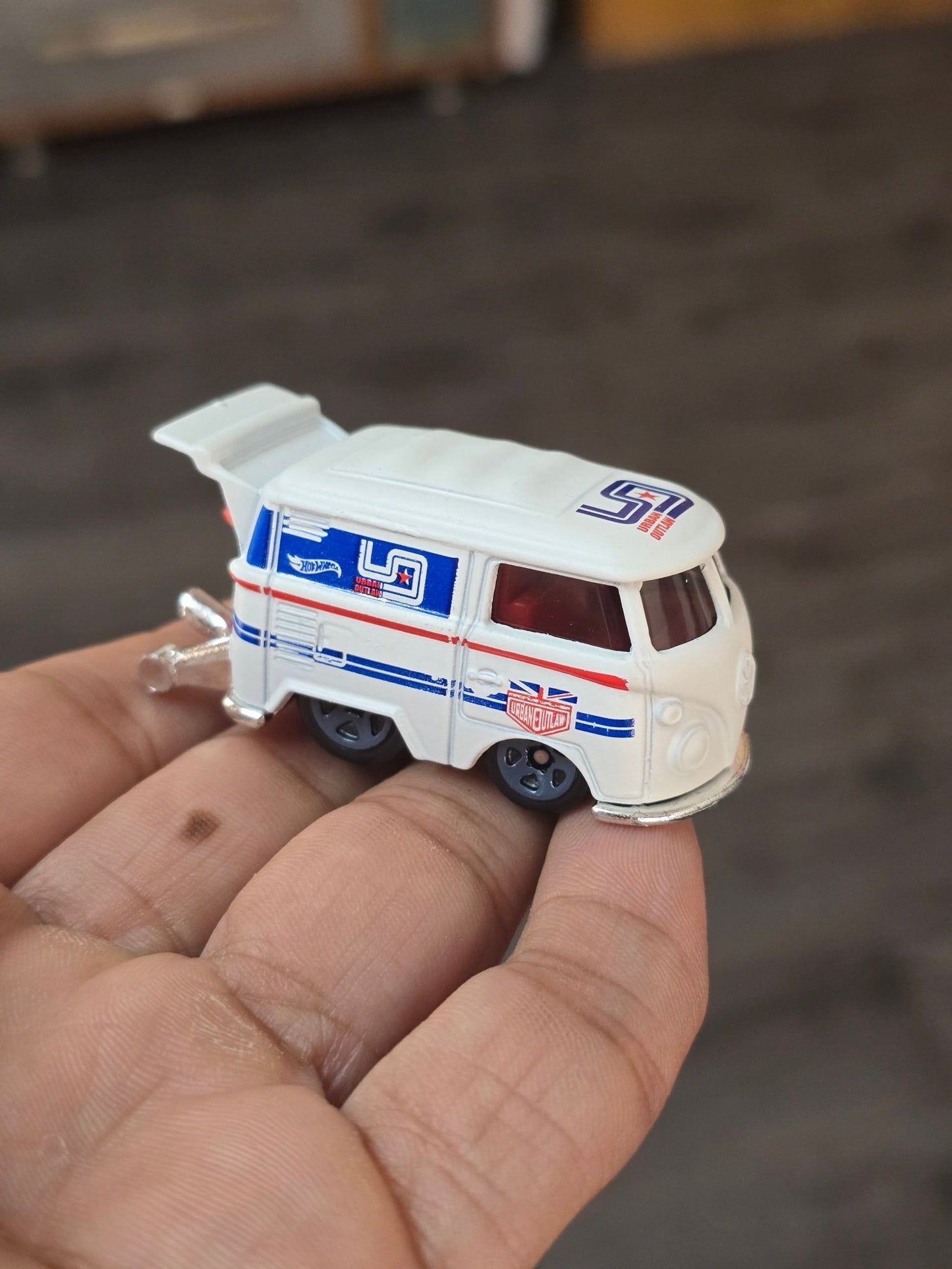 Hot Wheels Kool Kombi Urban Outlaw - White (Uncarded - New) - Kinder Logs