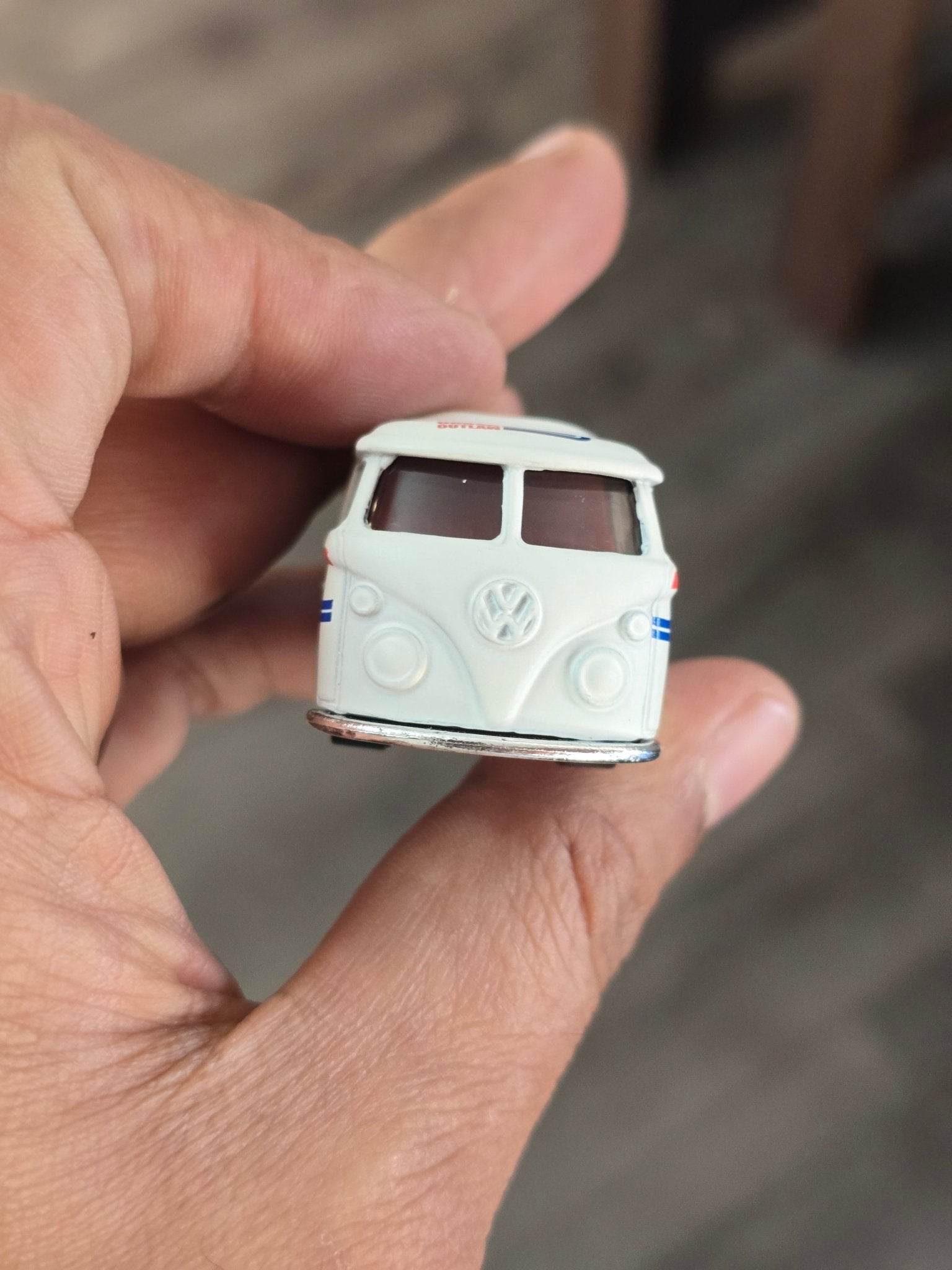 Hot Wheels Kool Kombi Urban Outlaw - White (Uncarded - New) - Kinder Logs