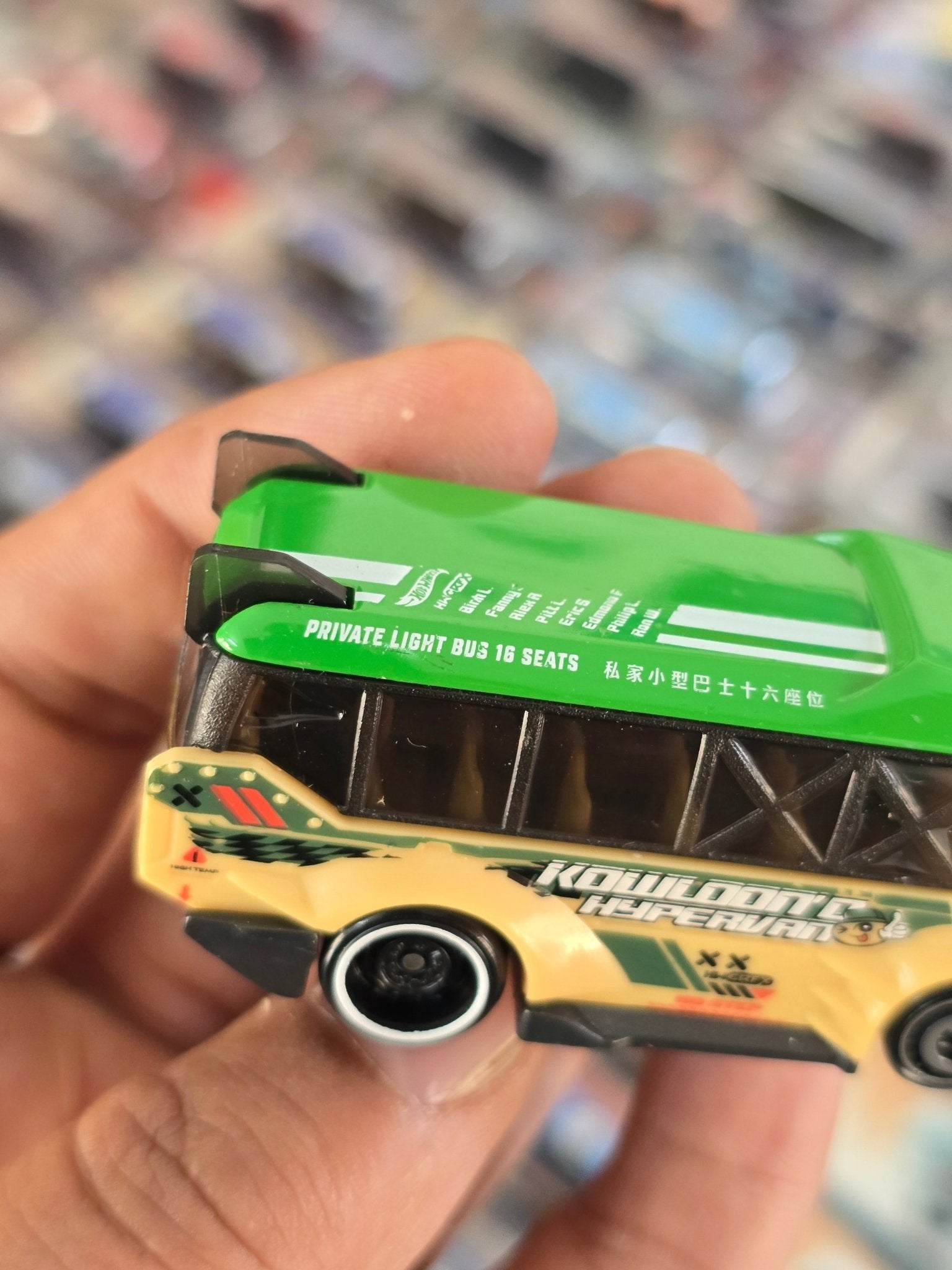 Hot Wheels Kowloon'D Hypervan - Green (Uncarded) - Kinder Logs