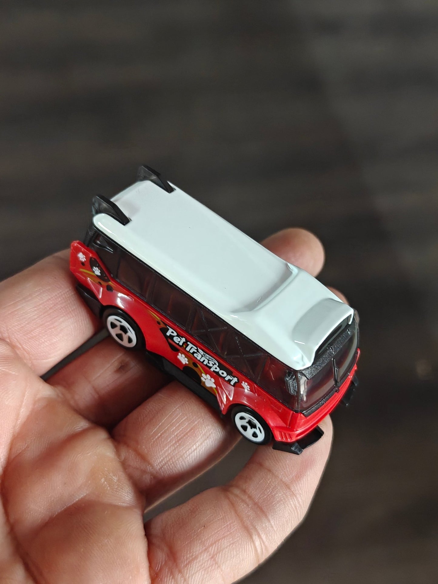 Hot Wheels Kowloon'D Hypervan - Red (Uncarded - New) - Kinder Logs