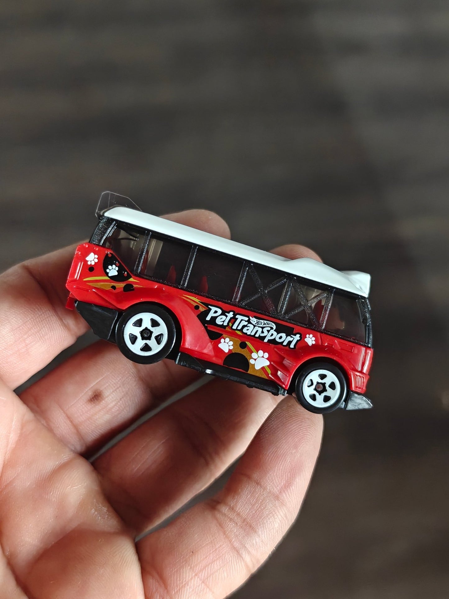 Hot Wheels Kowloon'D Hypervan - Red (Uncarded - New) - Kinder Logs