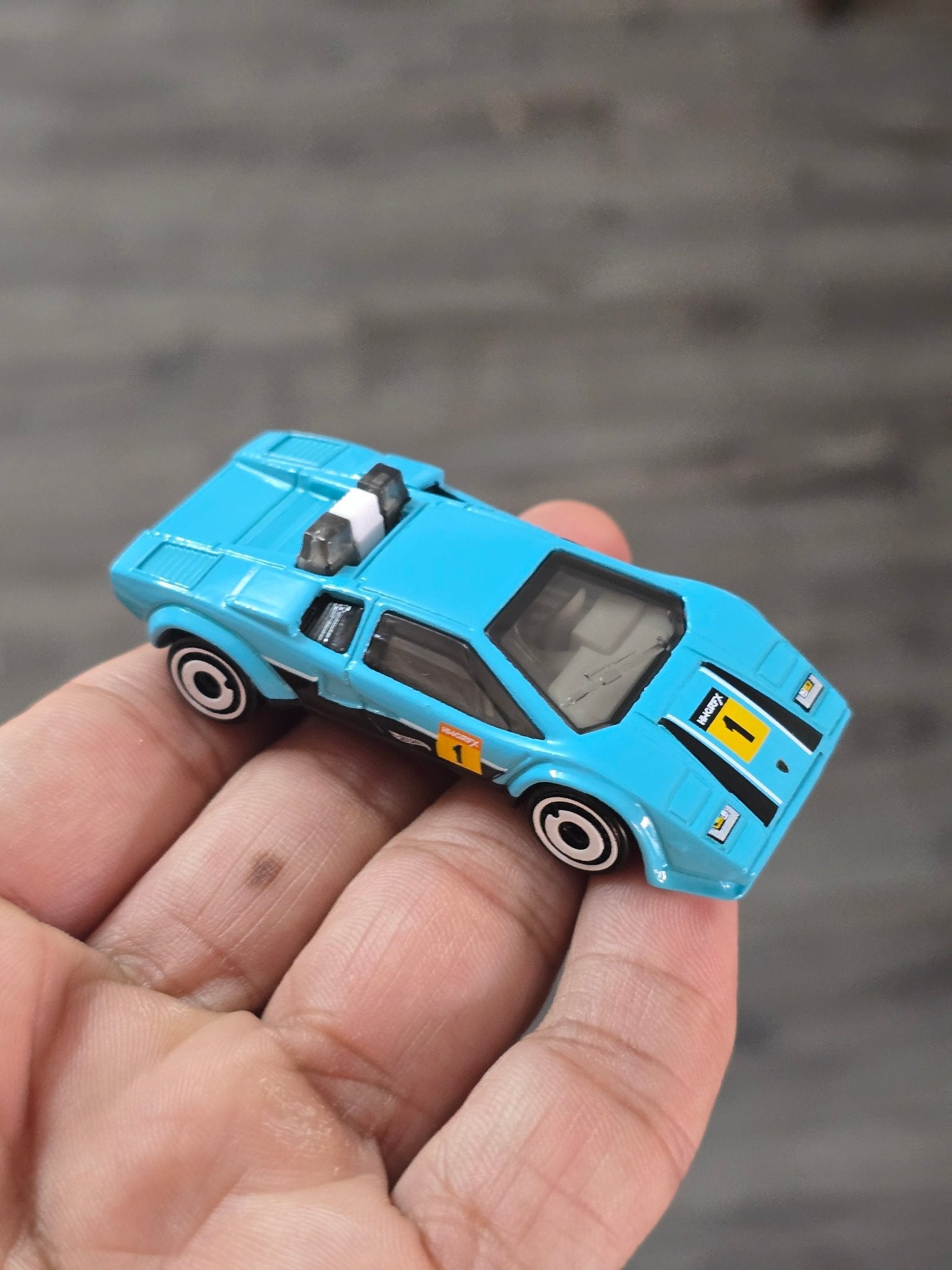 Hot Wheels Lamborghini Countach Pace Car - Aquamarine (Uncarded - New) - Kinder Logs