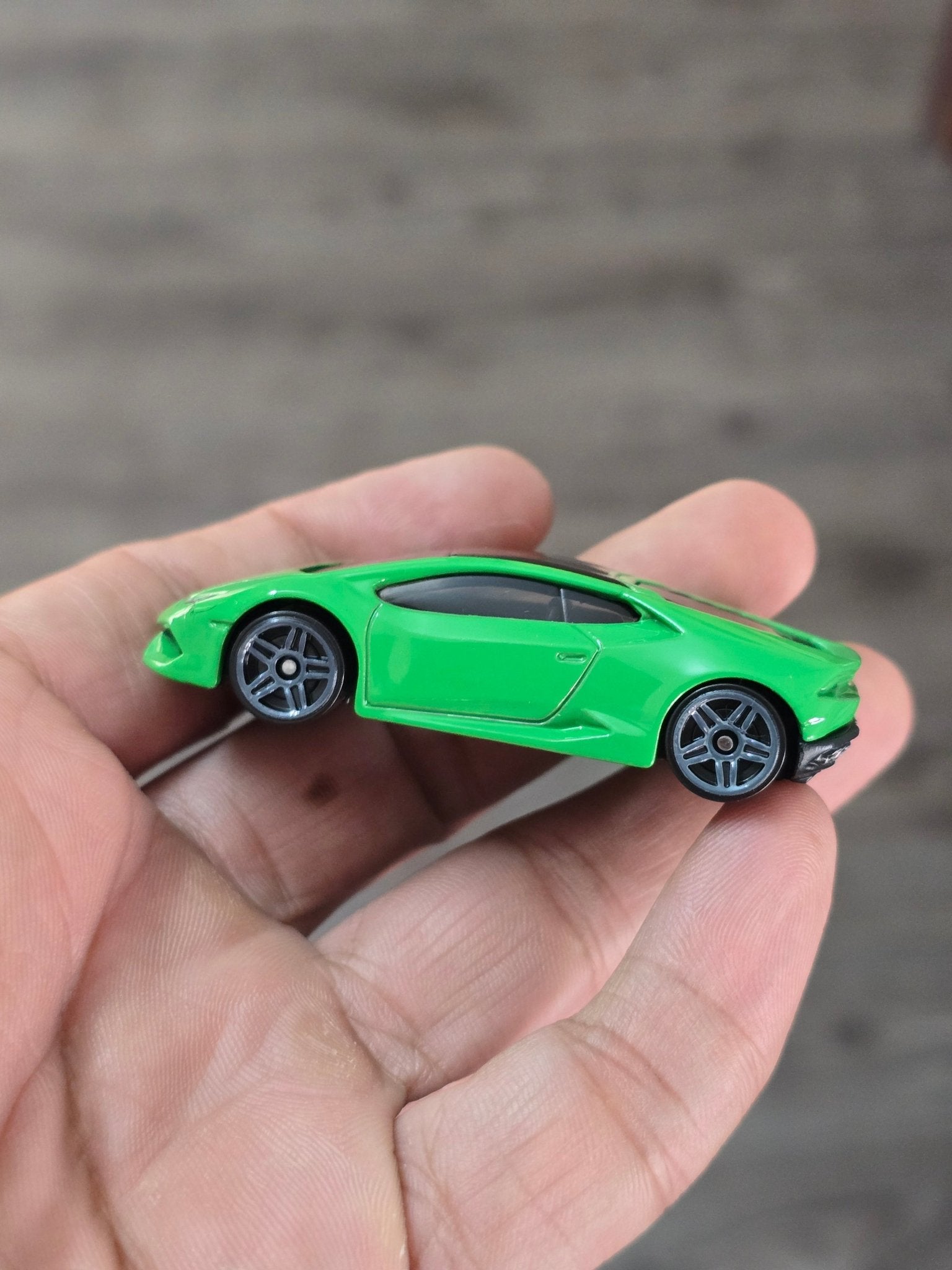 Hot Wheels Lamborghini Huracan LP 610 - 4 - Green (Uncarded - New) - Kinder Logs