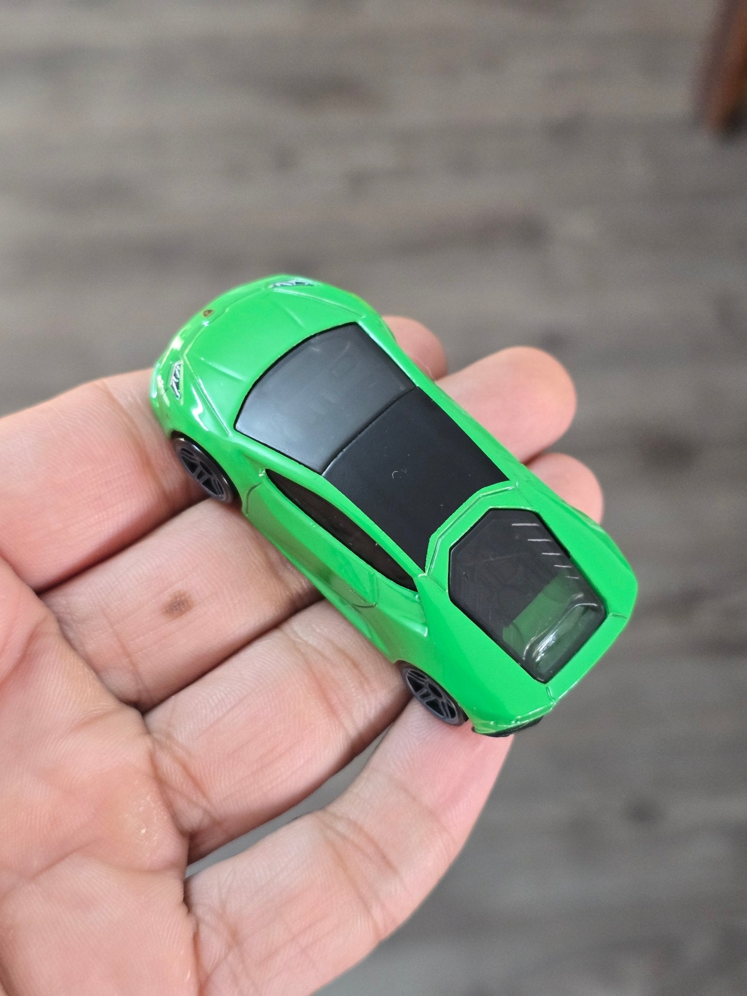 Hot Wheels Lamborghini Huracan LP 610 - 4 - Green (Uncarded - New) - Kinder Logs