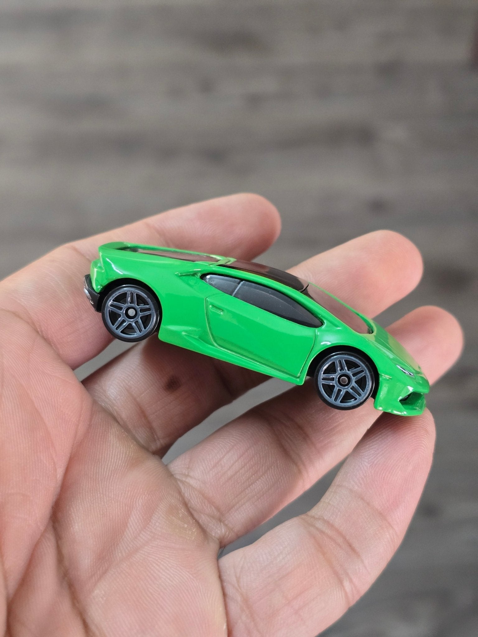 Hot Wheels Lamborghini Huracan LP 610 - 4 - Green (Uncarded - New) - Kinder Logs