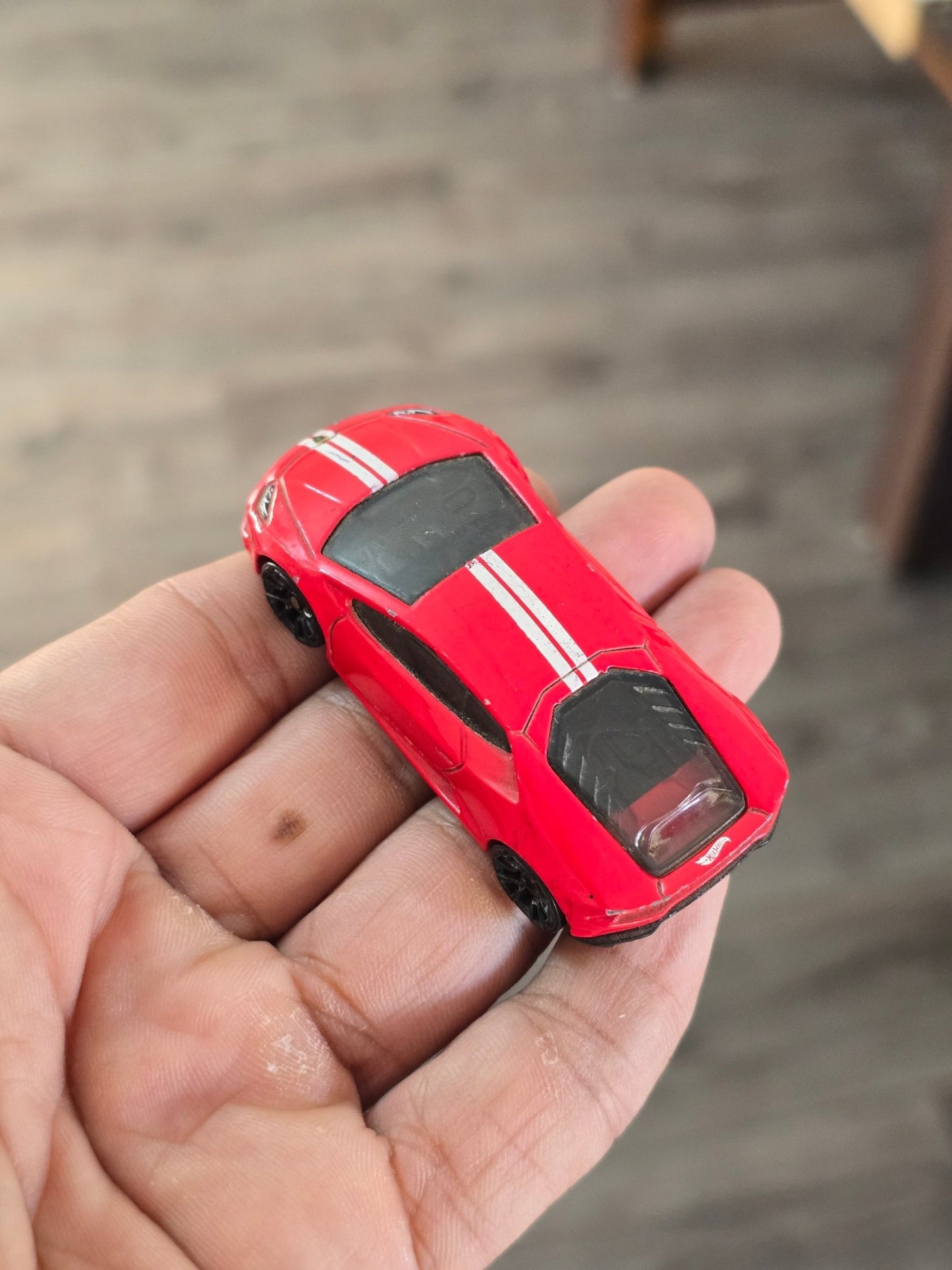 Hot Wheels Lamborghini Huracan LP 610 - 4 - Red (Pre - Owned) - Kinder Logs