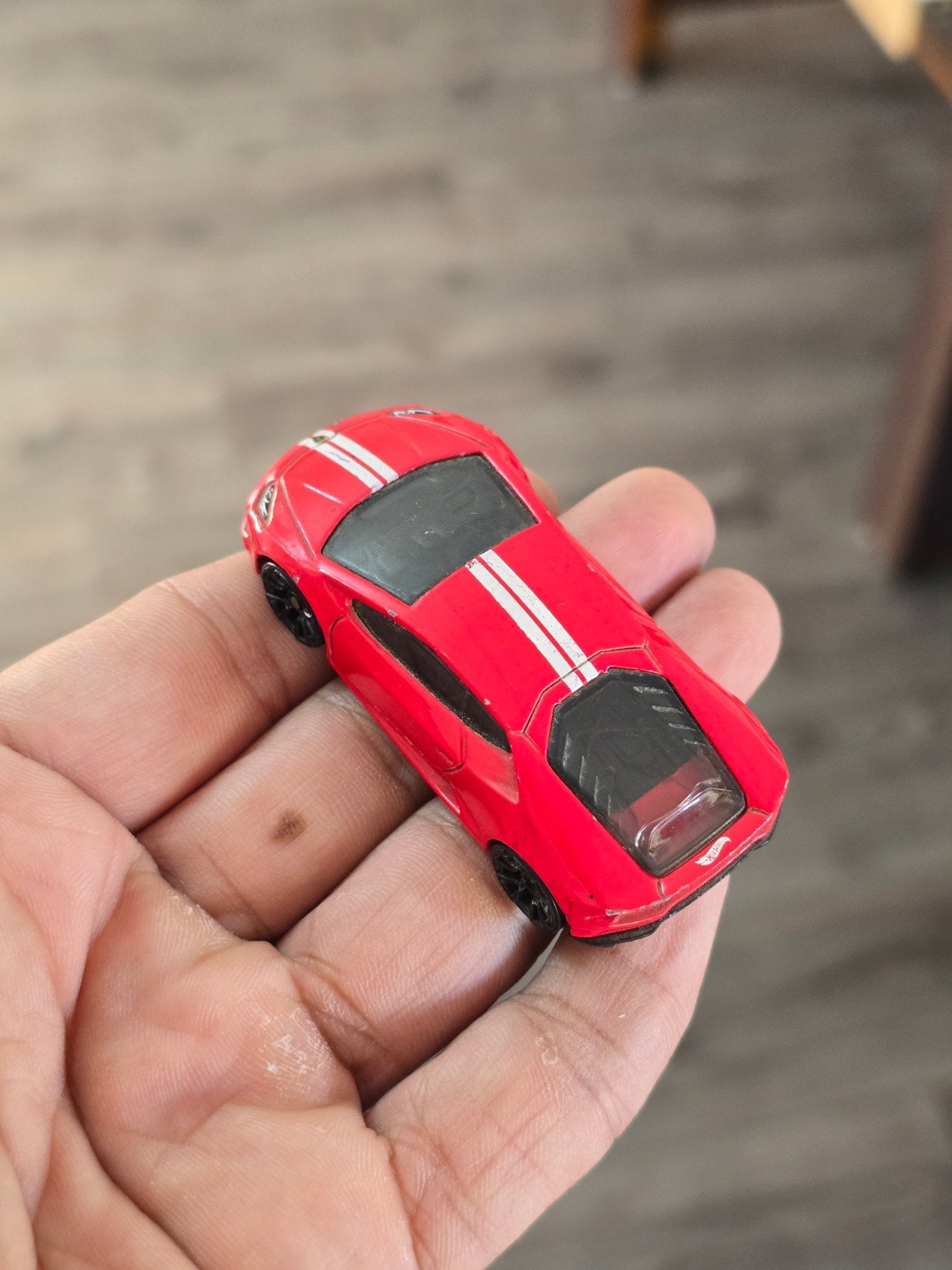 Hot Wheels Lamborghini Huracan LP 610 - 4 - Red (Pre - Owned) - Kinder Logs