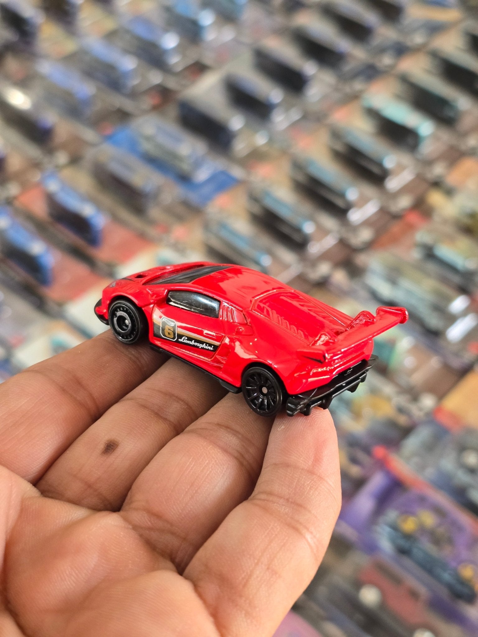 Hot Wheels Lamborghini Huracan LP 620 - 2 Super Trofeo (Uncarded) - Kinder Logs