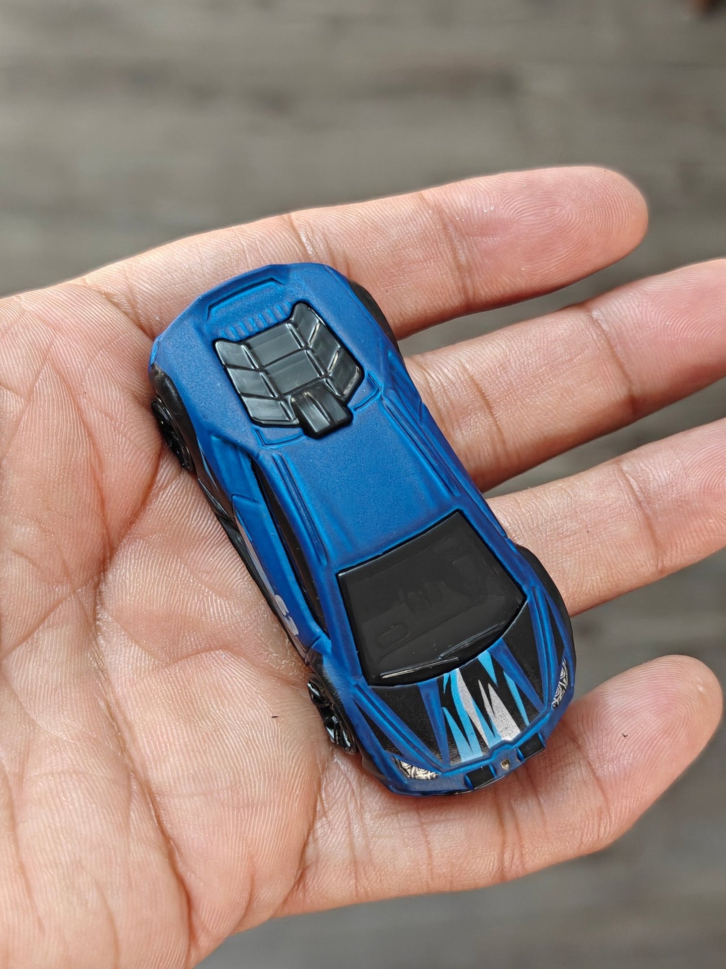 Hot Wheels Lamborghini Huracan Sterrato - Blue (Uncarded - New) - Kinder Logs