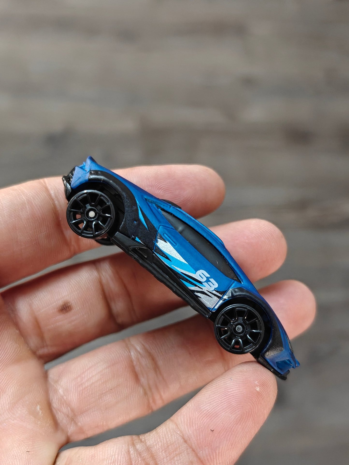 Hot Wheels Lamborghini Huracan Sterrato - Blue (Uncarded - New) - Kinder Logs