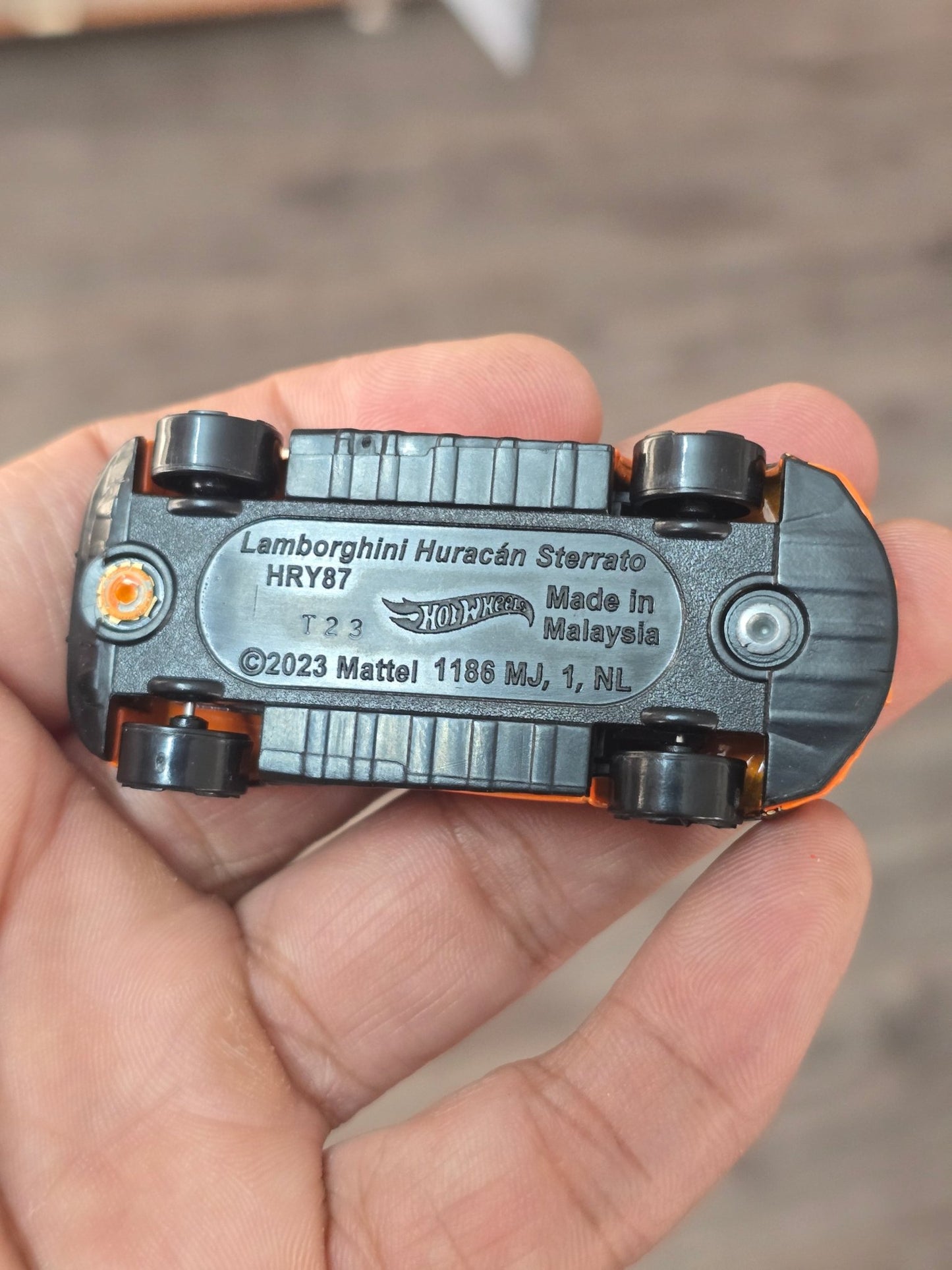 Hot Wheels Lamborghini Huracan Sterrato (Pre - Owned) - Kinder Logs