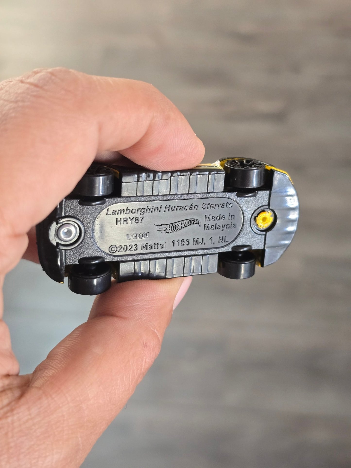 Hot Wheels Lamborghini Huracan Sterrato - Yellow (Uncarded - New) - Kinder Logs