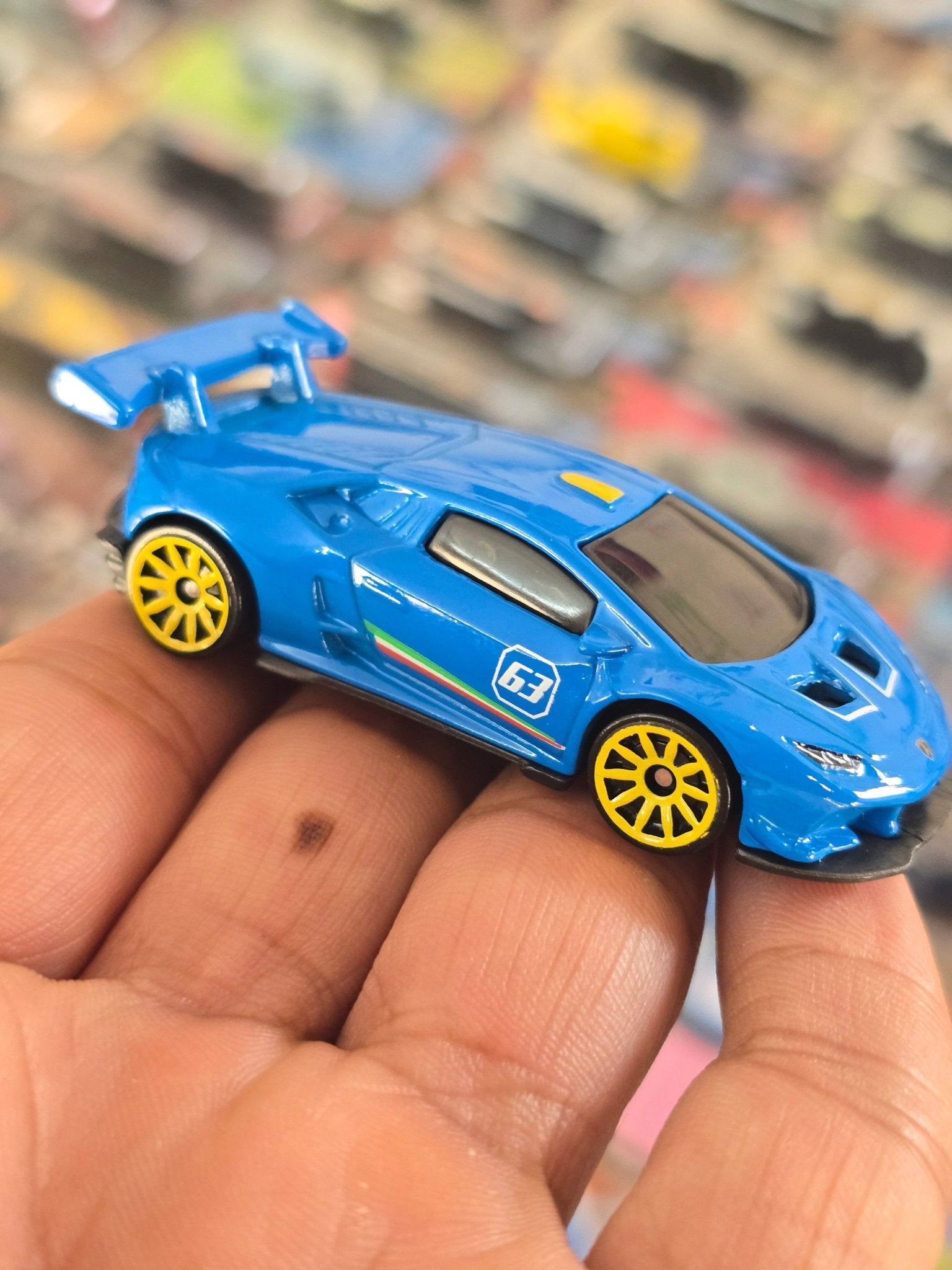 Hot Wheels Lamborghini Huracan Super Trofeo - Blue (Uncarded) - Kinder Logs
