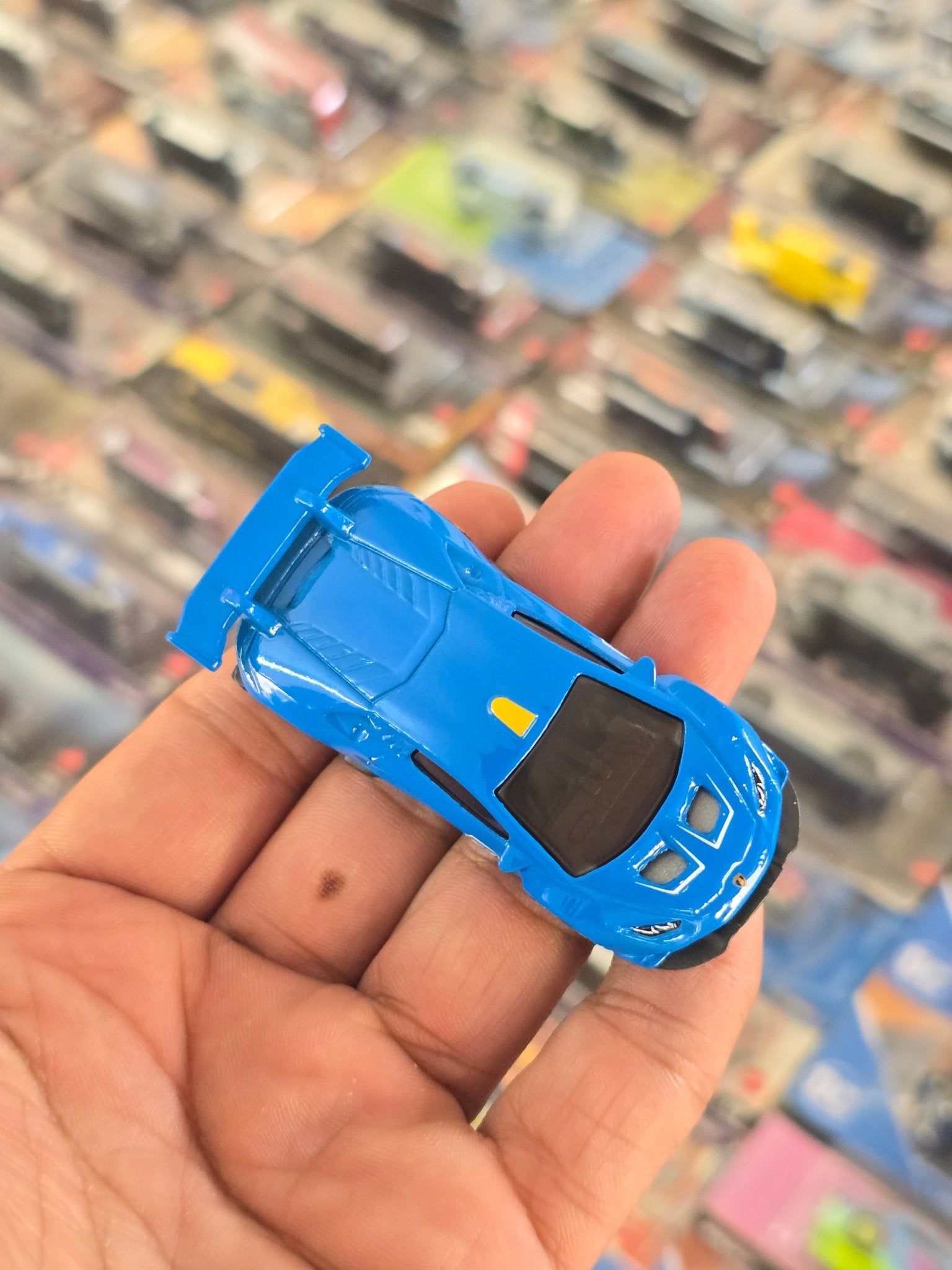 Hot Wheels Lamborghini Huracan Super Trofeo - Blue (Uncarded) - Kinder Logs