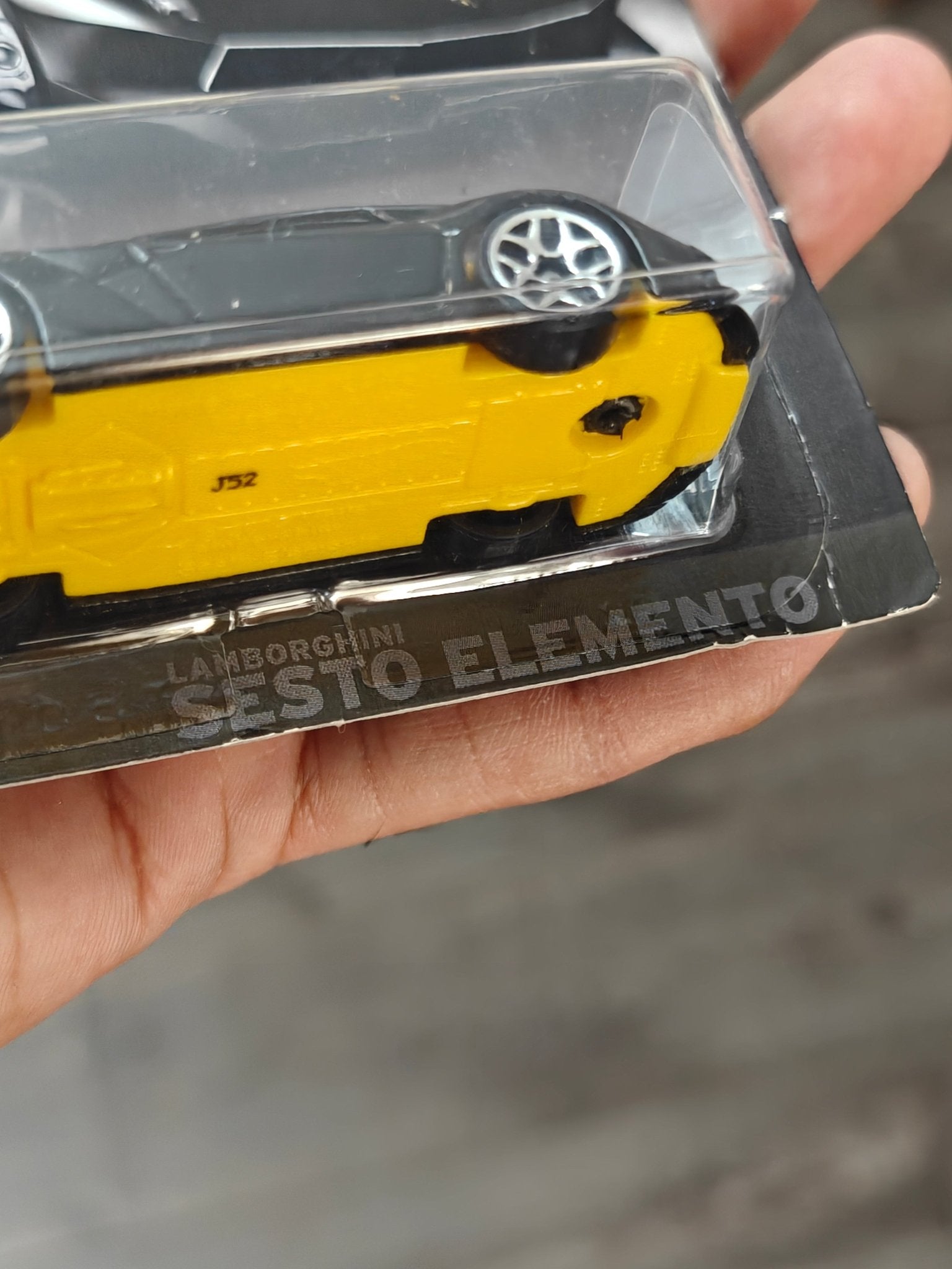 Hot Wheels Lamborghini Sesto Elemento - Black (Creased Card - Imported) - Kinder Logs