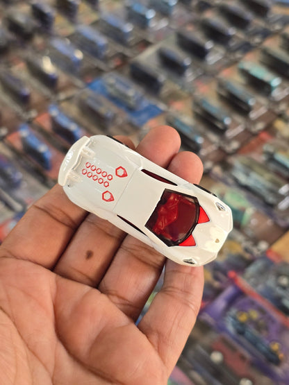 Hot Wheels Lamborghini Sesto Elemento - White (Uncarded) - Kinder Logs