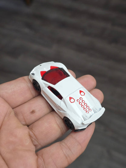 Hot Wheels Lamborghini Sesto Elemento - White (Uncarded - New) - Kinder Logs