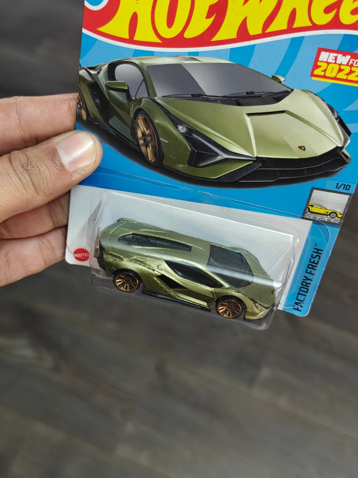 Hot Wheels Lamborghini Sian FKP 37 - Green (Imported) - Kinder Logs