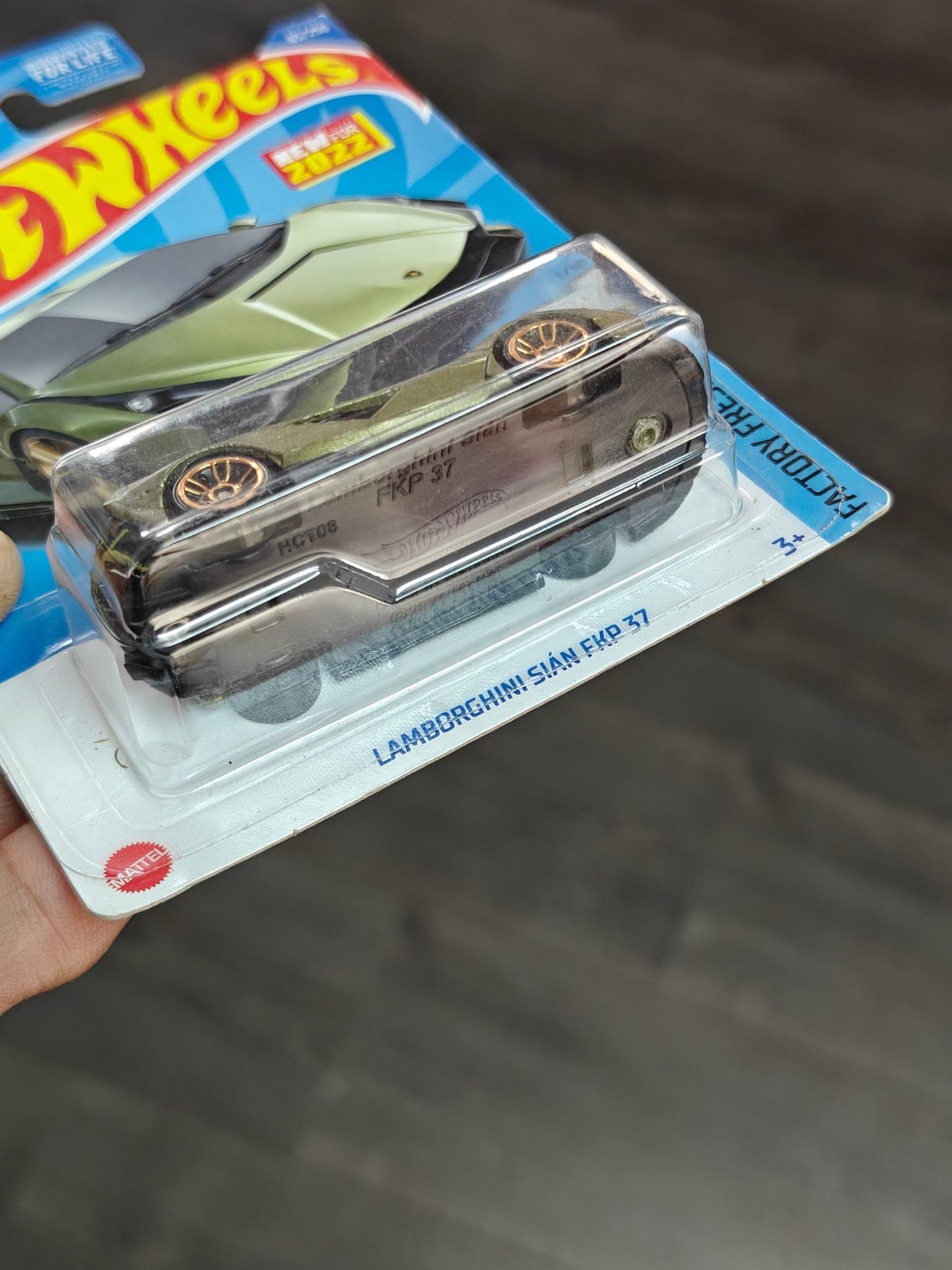 Hot Wheels Lamborghini Sian FKP 37 - Green (Imported) - Kinder Logs