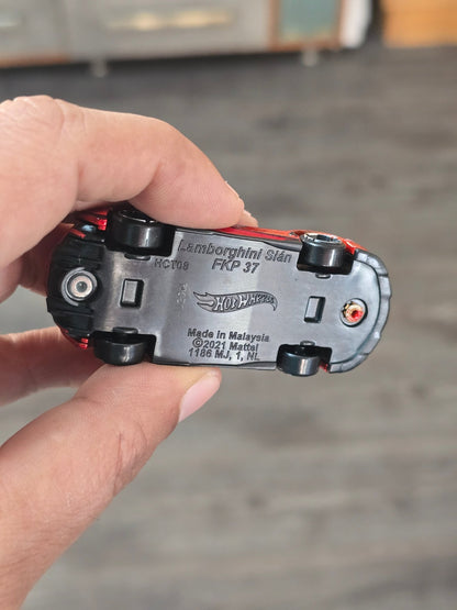 Hot Wheels Lamborghini Sian FKP 37 - Hybrid Speed (Uncarded - New) - Kinder Logs