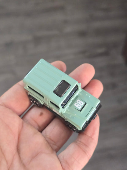 Hot Wheels Land Rover Defender 90 - Green (Uncarded - New) - Kinder Logs