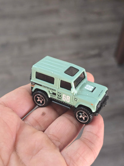 Hot Wheels Land Rover Defender 90 - Green (Uncarded - New) - Kinder Logs