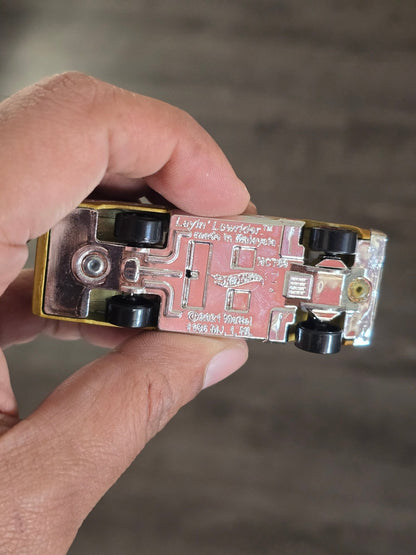 Hot Wheels Layin' Lowrider - Gold (Uncarded - New) - Kinder Logs