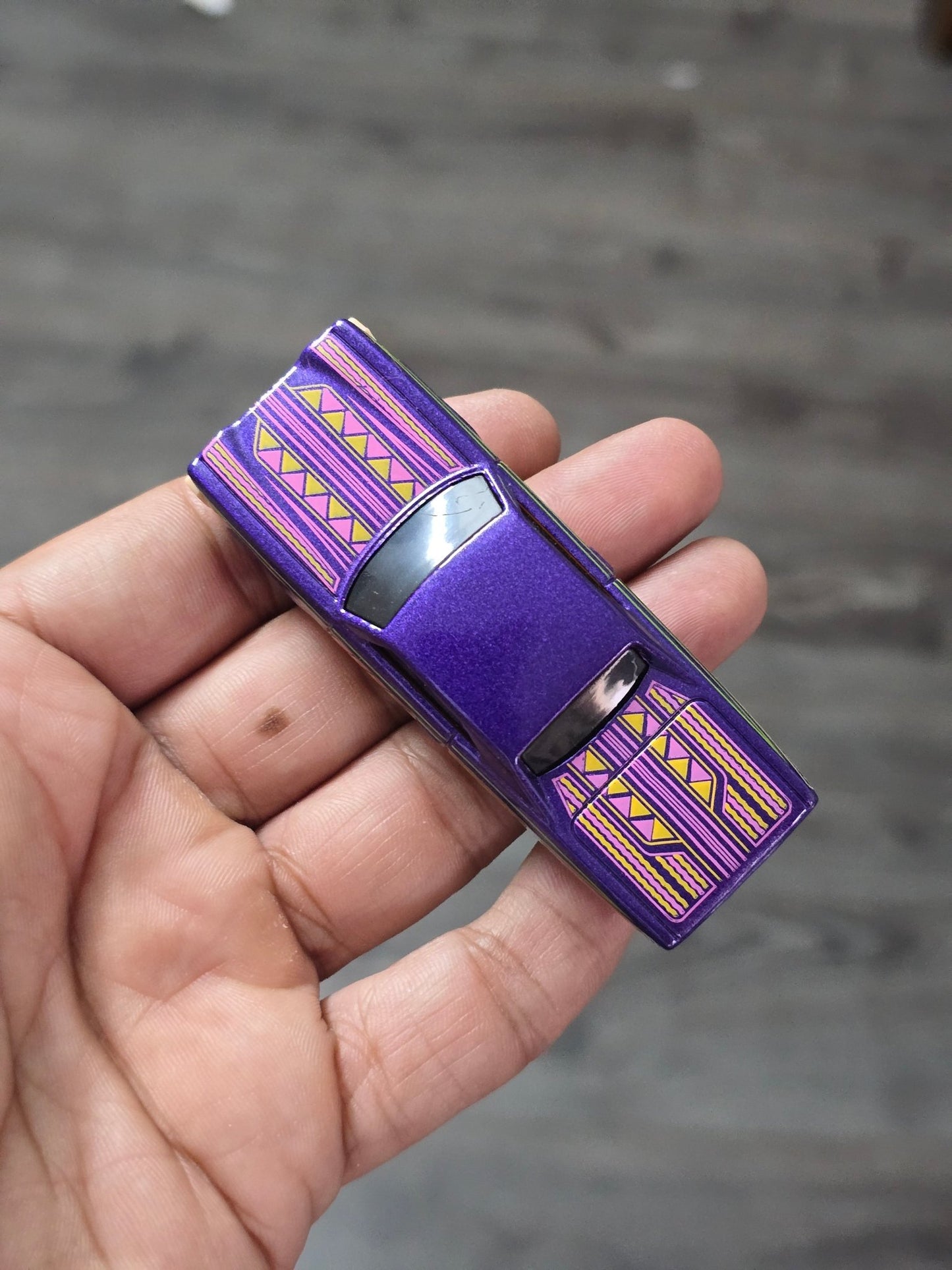 Hot Wheels Layin' Lowrider - Purple (Uncarded - New) - Kinder Logs