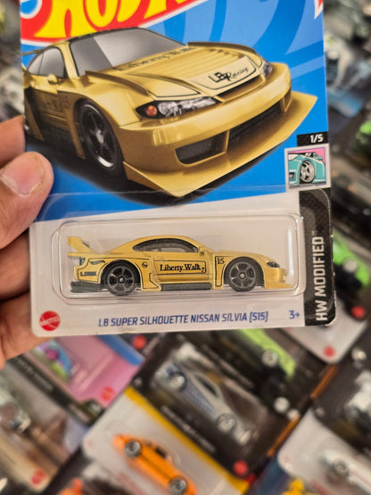 Hot Wheels LB Super Silhouette Nissan Silvia S15 (Gold) - Kinder Logs
