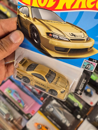 Hot Wheels LB Super Silhouette Nissan Silvia S15 (Gold) - Kinder Logs