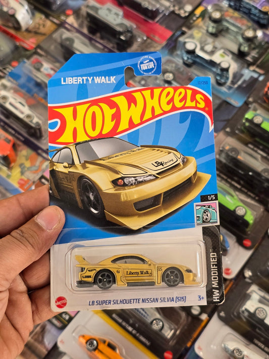 Hot Wheels LB Super Silhouette Nissan Silvia S15 (Gold) - Kinder Logs