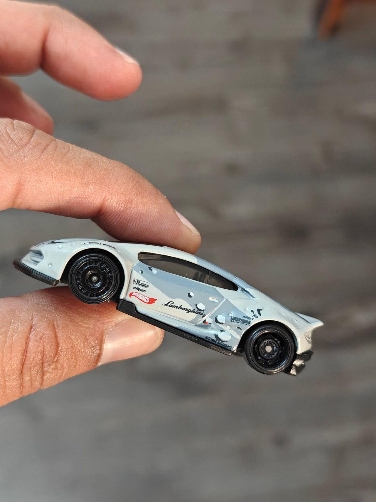 Hot Wheels LB Works Lamborghini Huracan Coupe (Uncarded - New) - Kinder Logs