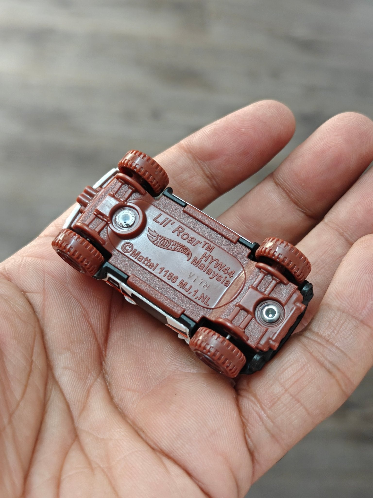 Hot Wheels Lil' Roar - Custom Mini Cooper (Uncarded - New) - Kinder Logs