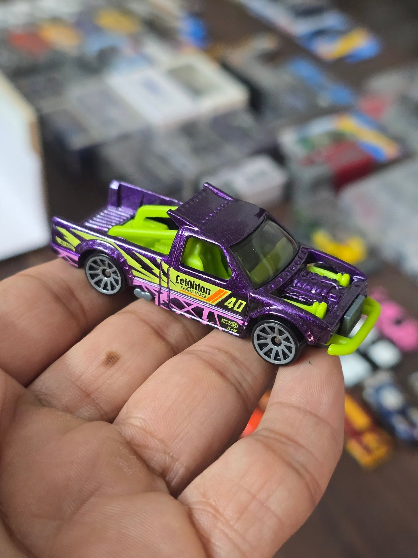 Hot Wheels Limited Grip - Purple (Uncarded - New) - Kinder Logs