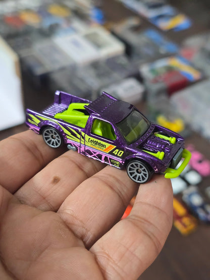 Hot Wheels Limited Grip - Purple (Uncarded - New) - Kinder Logs