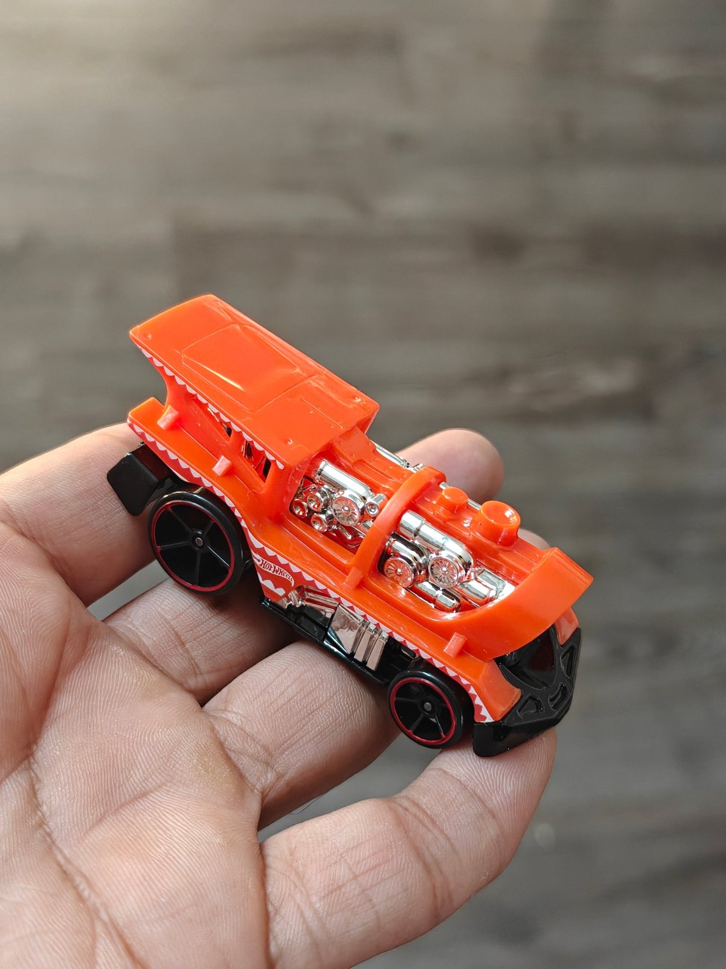 Hot Wheels LOCO Motorin - Red (Uncarded - New) - Kinder Logs