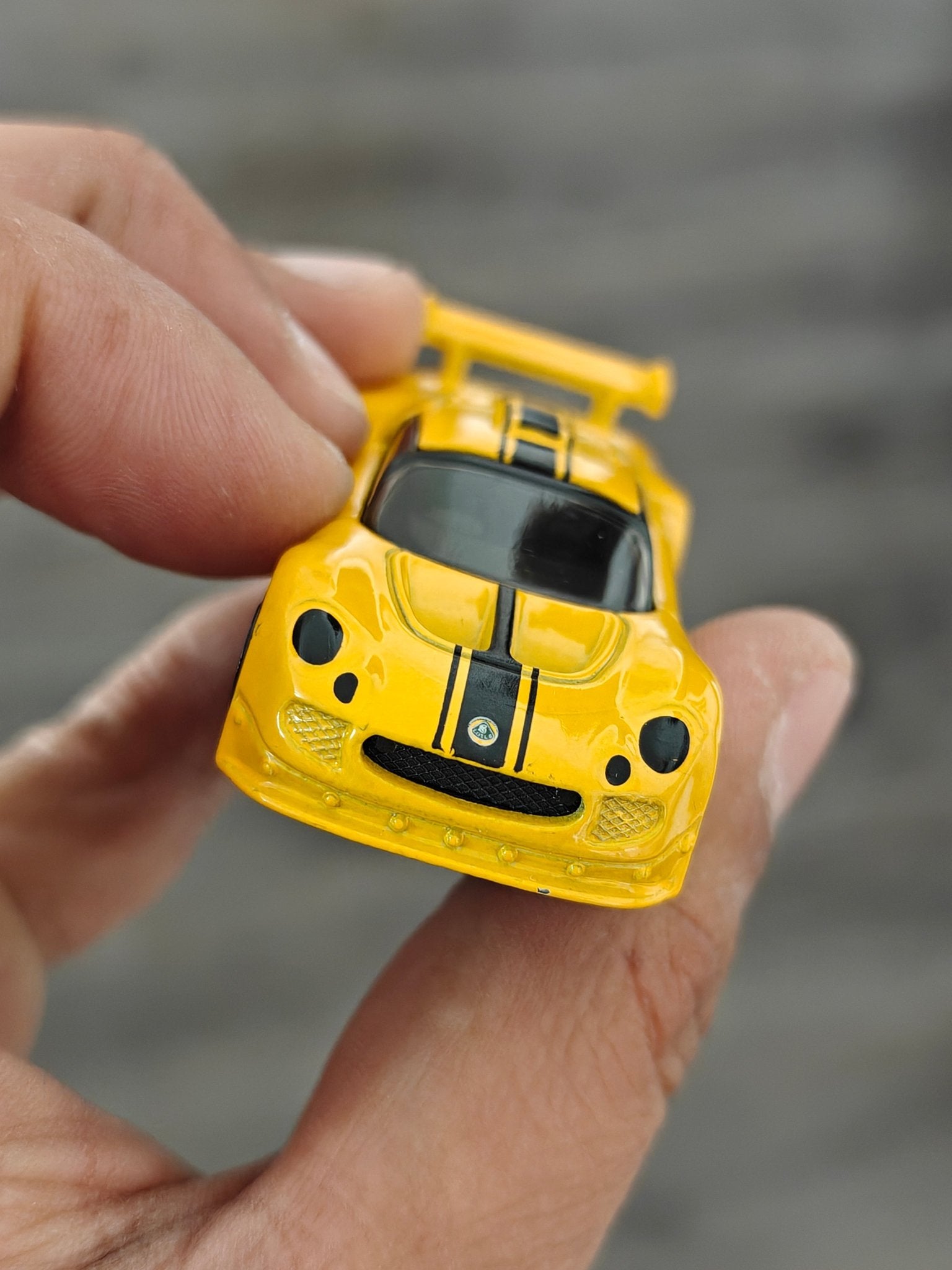 Hot Wheels Lotus Sport Elise - Yellow (Uncarded - New) - Kinder Logs