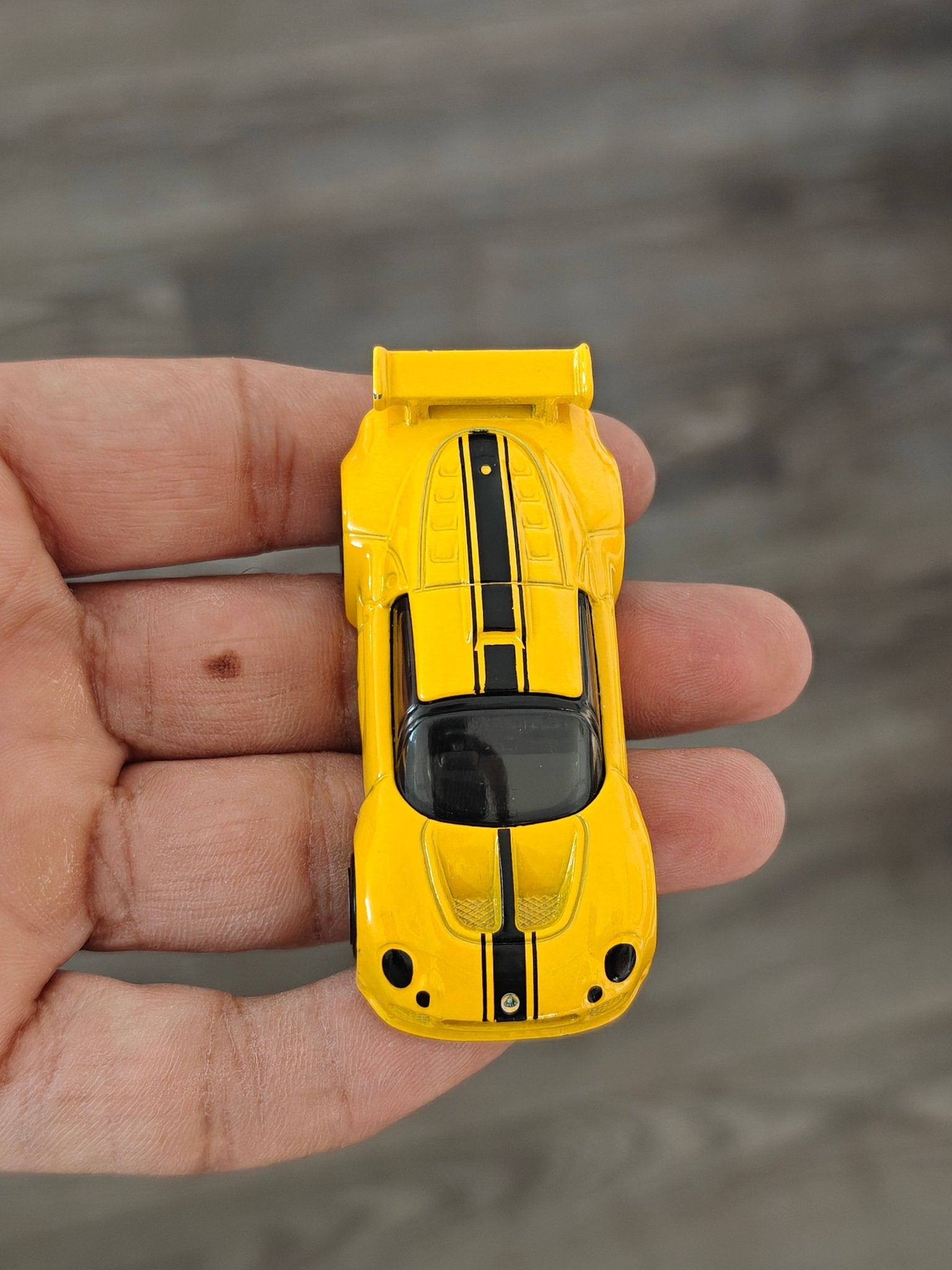 Hot Wheels Lotus Sport Elise - Yellow (Uncarded - New) - Kinder Logs