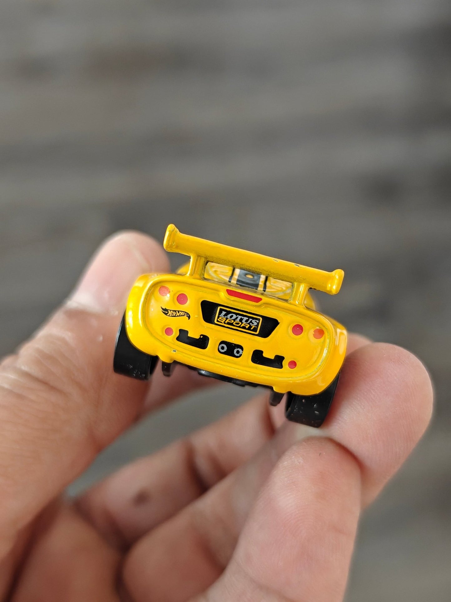 Hot Wheels Lotus Sport Elise - Yellow (Uncarded - New) - Kinder Logs
