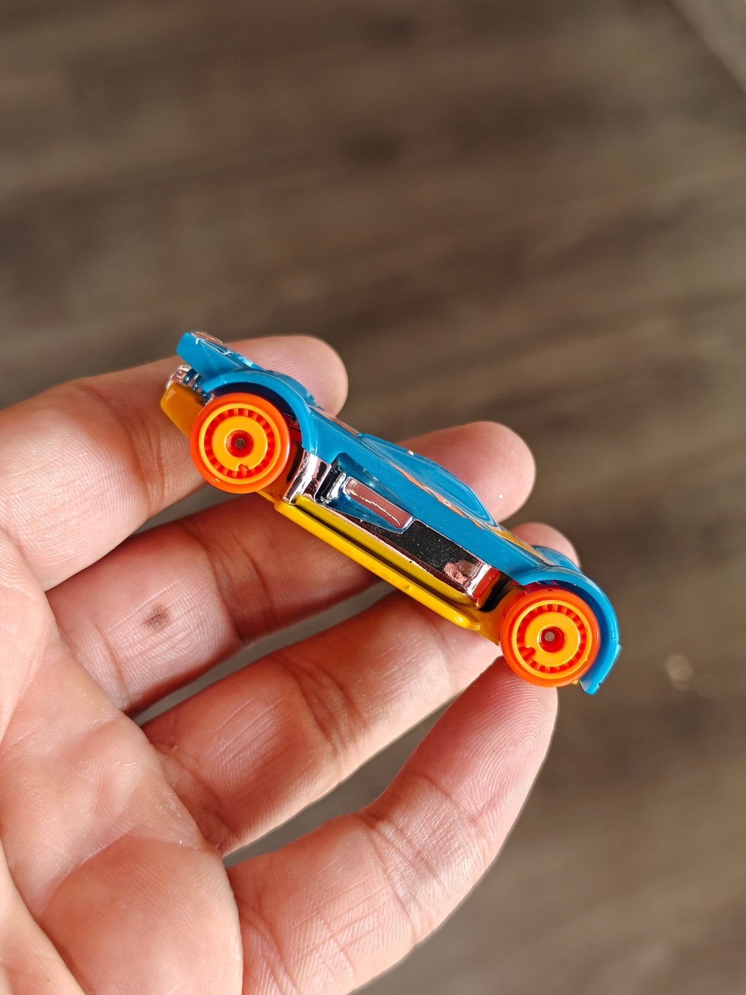 Hot Wheels Mach It Go - Blue (Uncarded - New) - Kinder Logs