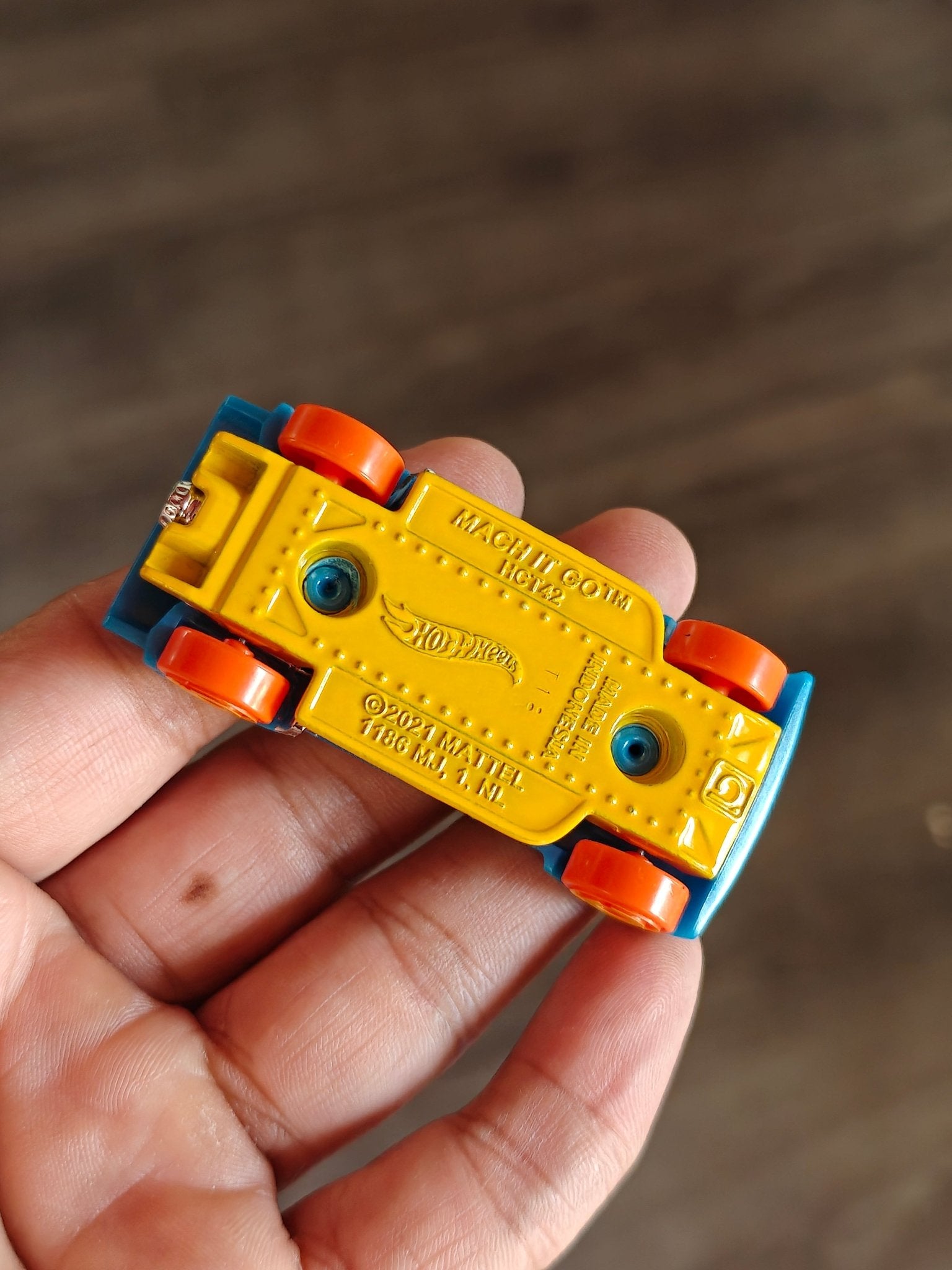 Hot Wheels Mach It Go - Blue (Uncarded - New) - Kinder Logs