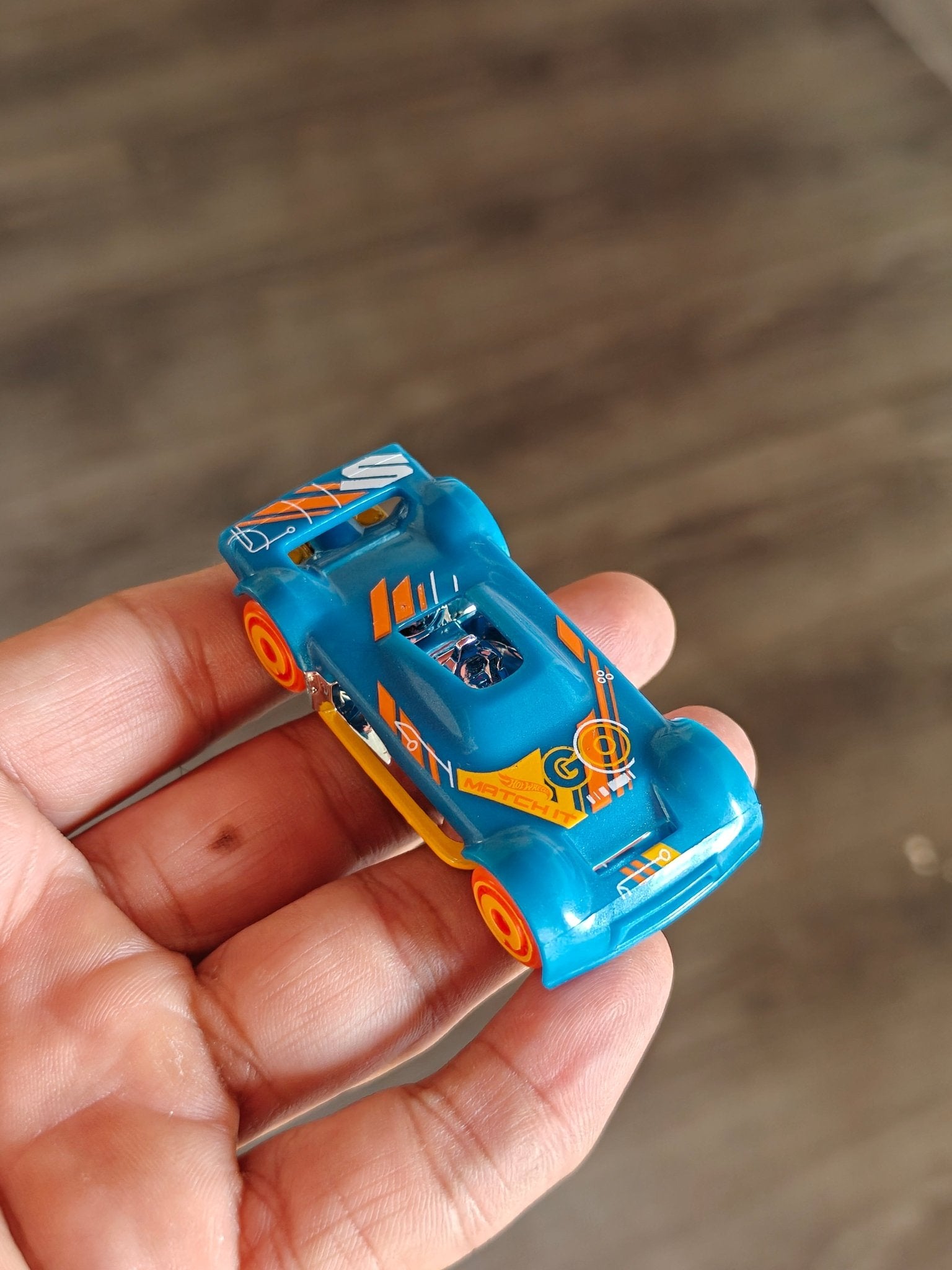 Hot Wheels Mach It Go - Blue (Uncarded - New) - Kinder Logs