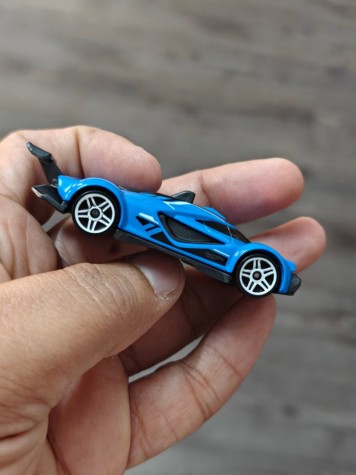 Hot Wheels Mach Speeder - Blue (Uncarded - New) - Kinder Logs
