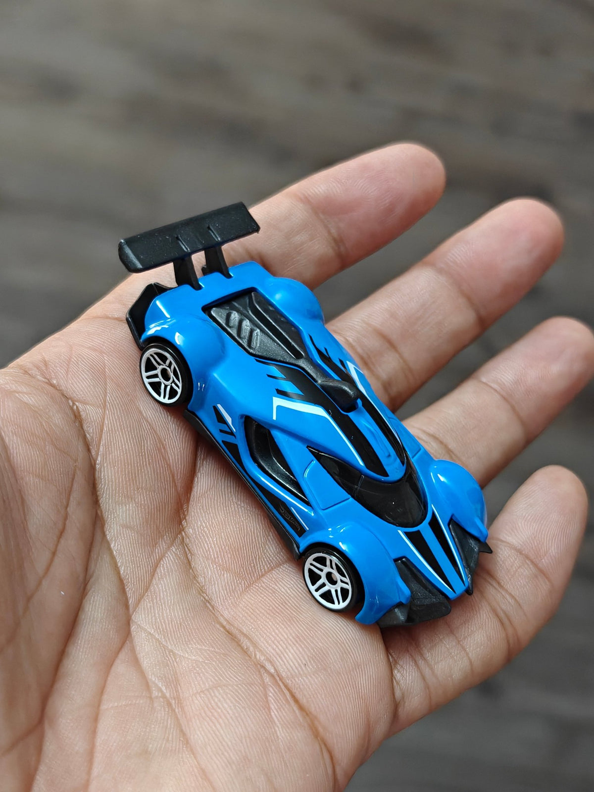 Hot Wheels Mach Speeder - Blue (Uncarded - New) - Kinder Logs